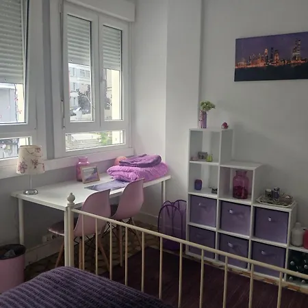 Δωμάτια σε οικογενειακή κατοικία Frida Se Alquila Por A Coruña